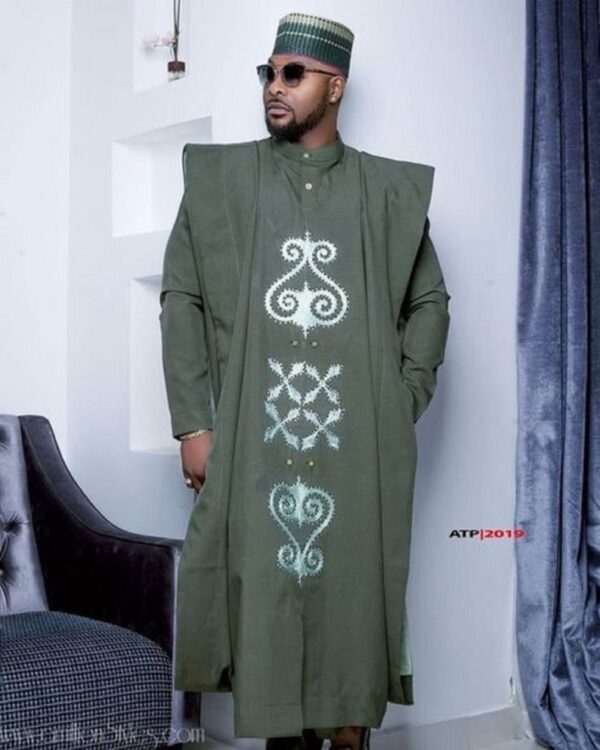 Gbade African agbada