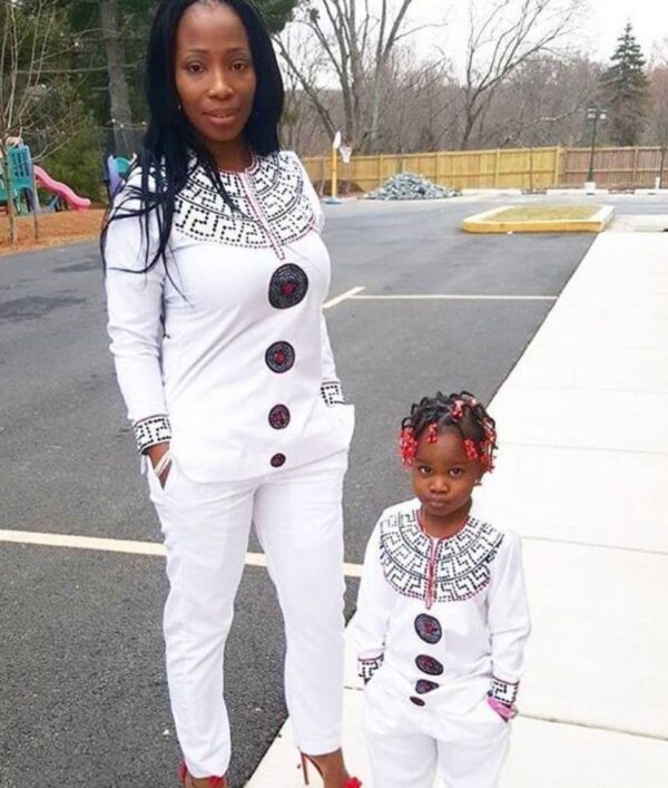 Adeclassic White and Black Sace Design