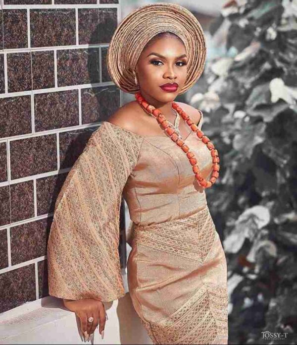 Ewatomi couples rose gold damask aso oke - Image 5
